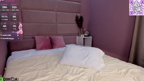 Holly online show from February 8, 1:42 am