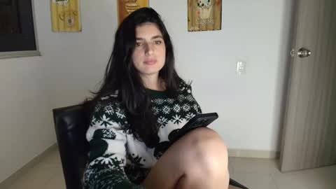 hollyshit_ online show from February 5, 2:14 am