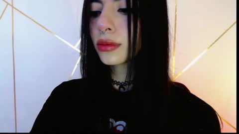 holly online show from February 24, 4:47 pm