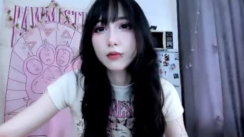 Ho Lee Sheet online show from June 9, 3:11 pm