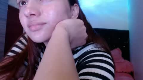 holy_julii online show from July 16, 5:23 am