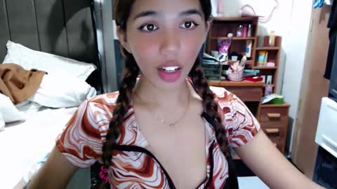 MOLLY online show from January 19, 11:28 am