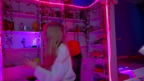 Rumi online show from September 27, 10:44 am