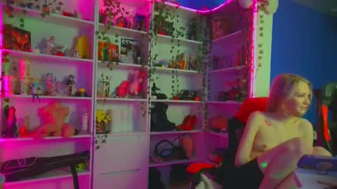 Rumi online show from November 12, 10:46 am