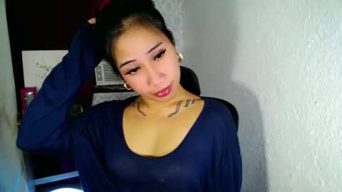 holy_samyx online show from September 18, 3:38 am