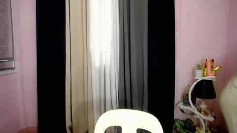 holy_samyx online show from November 29, 5:22 am