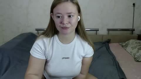 honey_caramelle online show from December 15, 1:54 pm