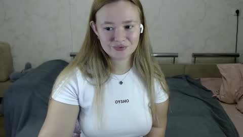 honey_caramelle online show from December 10, 5:11 pm