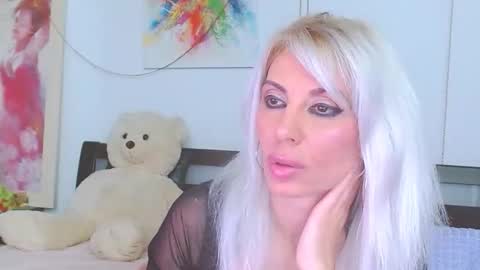 honey_lara online show from April 3, 8:51 pm