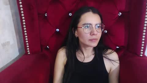 Emily online show from November 25, 4:31 pm