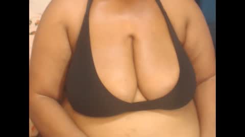 honeydropsxx2 online show from April 27, 8:17 pm