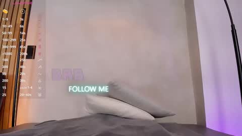 Sofia independent model online show from February 13, 11:28 am