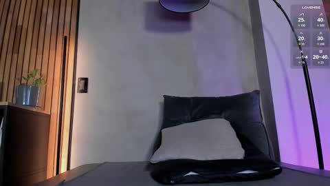 Sofia independent model online show from September 14, 11:19 am