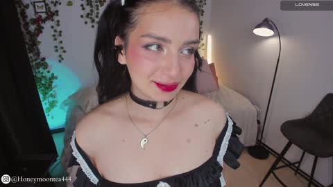       online show from February 7, 10:41 pm