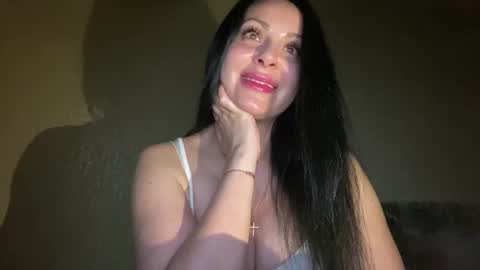 honeyvibe26 online show from June 19, 8:45 pm