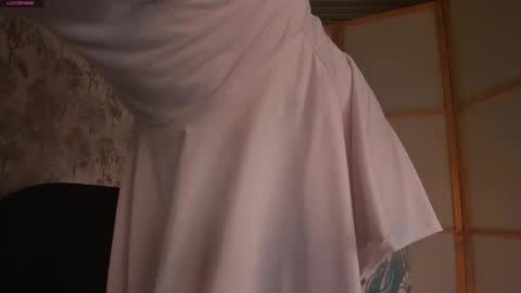 the perfectgirl online show from March 9, 9:35 am