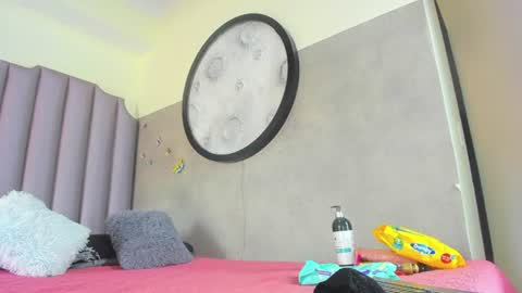 honnyy_23 online show from July 7, 7:49 pm