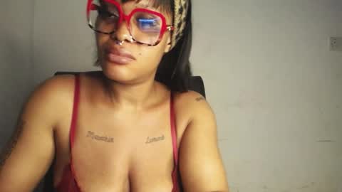 horny_ebonygirl_ online show from April 5, 5:28 am