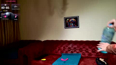 Aly online show from October 20, 8:45 pm