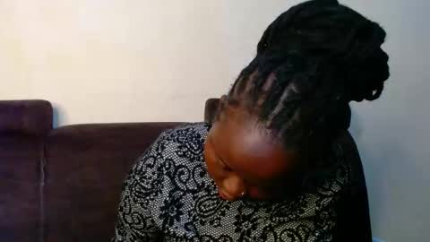 Linah online show from November 12, 6:06 pm