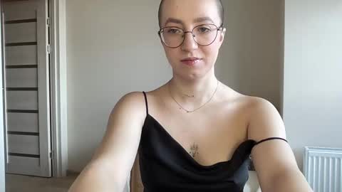 Lina online show from December 14, 7:51 am