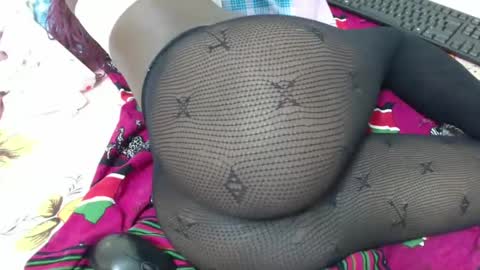 Marrie online show from December 6, 3:33 pm