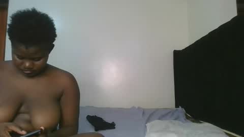 Hot petite online show from April 4, 8:18 pm