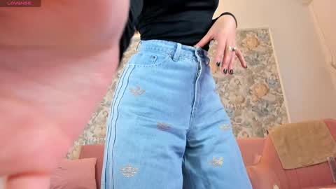 hotfallingdevil online show from October 7, 11:58 am