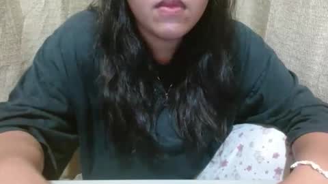 hotiemorenagurl18 online show from October 2, 2:05 am