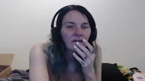 hotmodel1984 online show from March 12, 10:56 pm