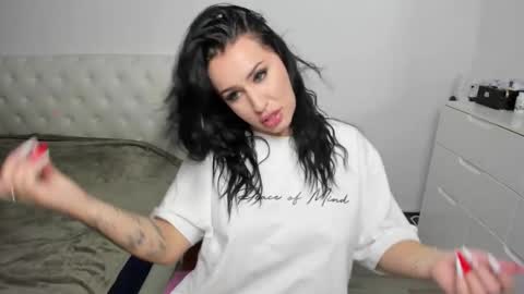 hotmorenaxxx online show from November 23, 4:52 pm