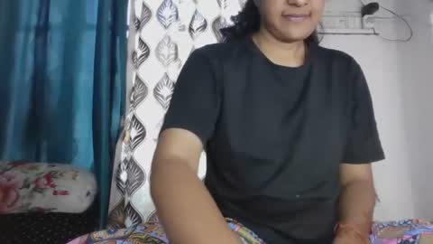 lola online show from October 22, 6:18 am