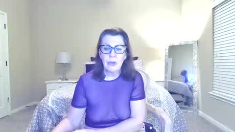 Maggie online show from November 8, 4:28 am