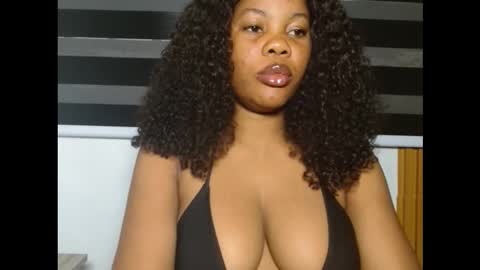 hotty_lora889 online show from October 1, 4:34 pm