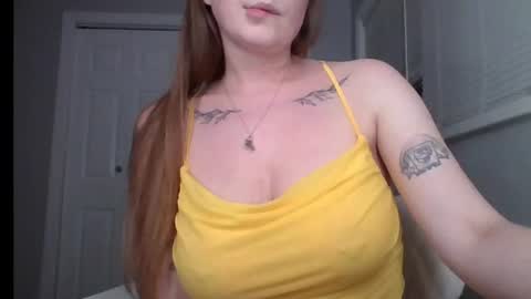 hotwifelili online show from August 1, 2:35 am