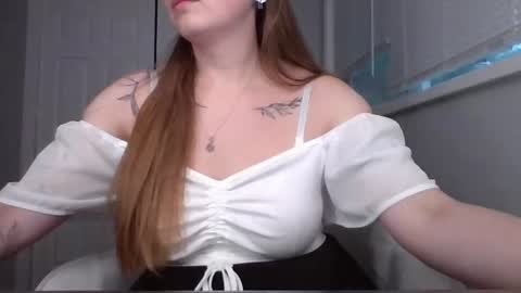 hotwifelili online show from June 20, 12:14 am