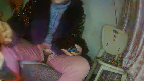 hujiajia520321431 online show from February 13, 11:28 pm