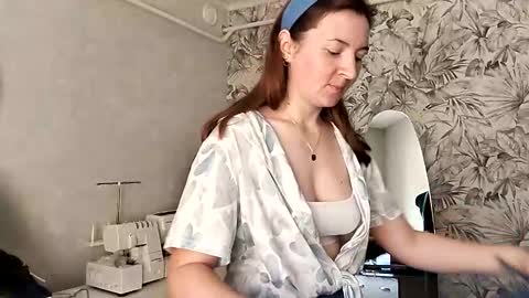 HumpyGrey online show from October 14, 8:50 am