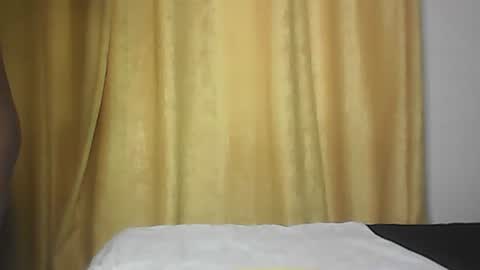 hunsweetpie online show from September 23, 4:10 am