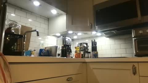 Goddess Hunyy online show from April 17, 5:15 pm