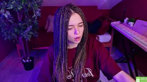 Julia online show from November 15, 8:43 pm