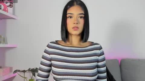    online show from April 22, 7:33 pm