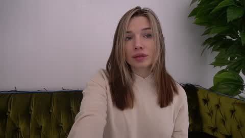 Danielle online show from January 9, 3:34 pm