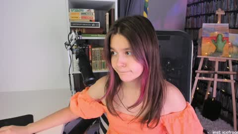 Julia online show from February 1, 9:29 pm