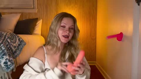 cassie online show from December 10, 5:28 am