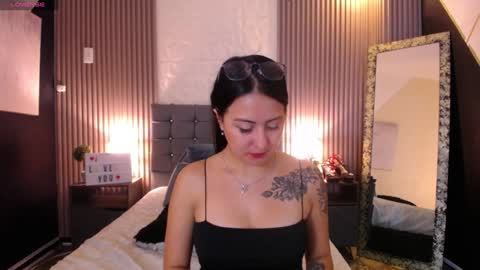 Isa online show from December 9, 1:34 pm