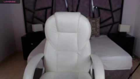 ilitzy cardona online show from February 6, 7:18 pm