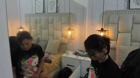 ILY   online show from December 17, 1:29 am