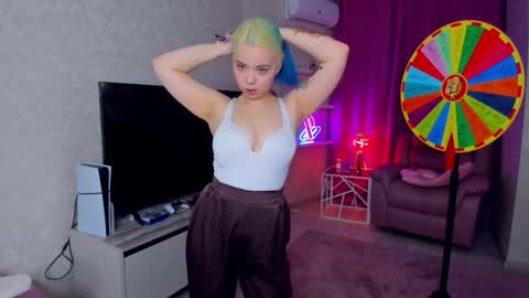 Roxy online show from December 4, 8:42 pm