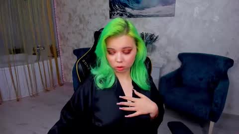 Roxy online show from September 18, 6:06 pm